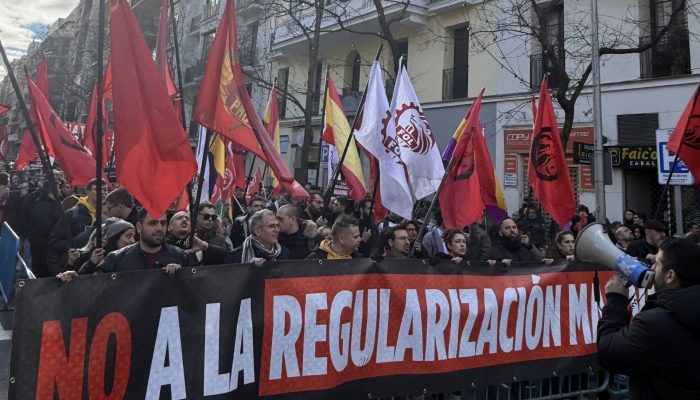 RC Acude A La Manifestación En Ferraz Contra Las Regularizaciones Masivas